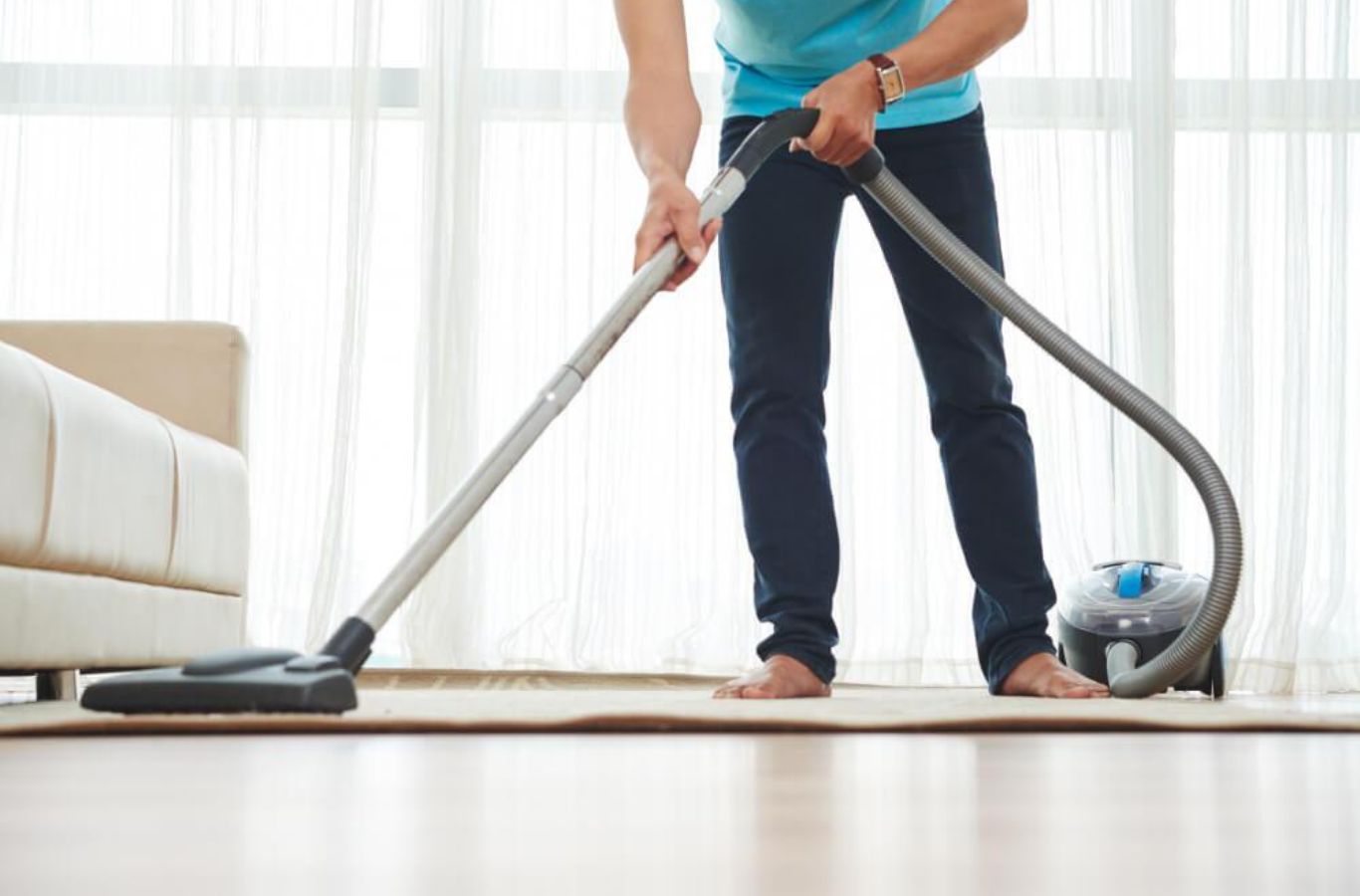 A Sunshine Clean Pros expert performing cleaning services in Warren, NJ, emphasizing commitment to reliability and customer satisfaction. Cleaning Services near me.